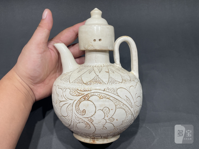 明 登封窑刻花执壶 - 图2